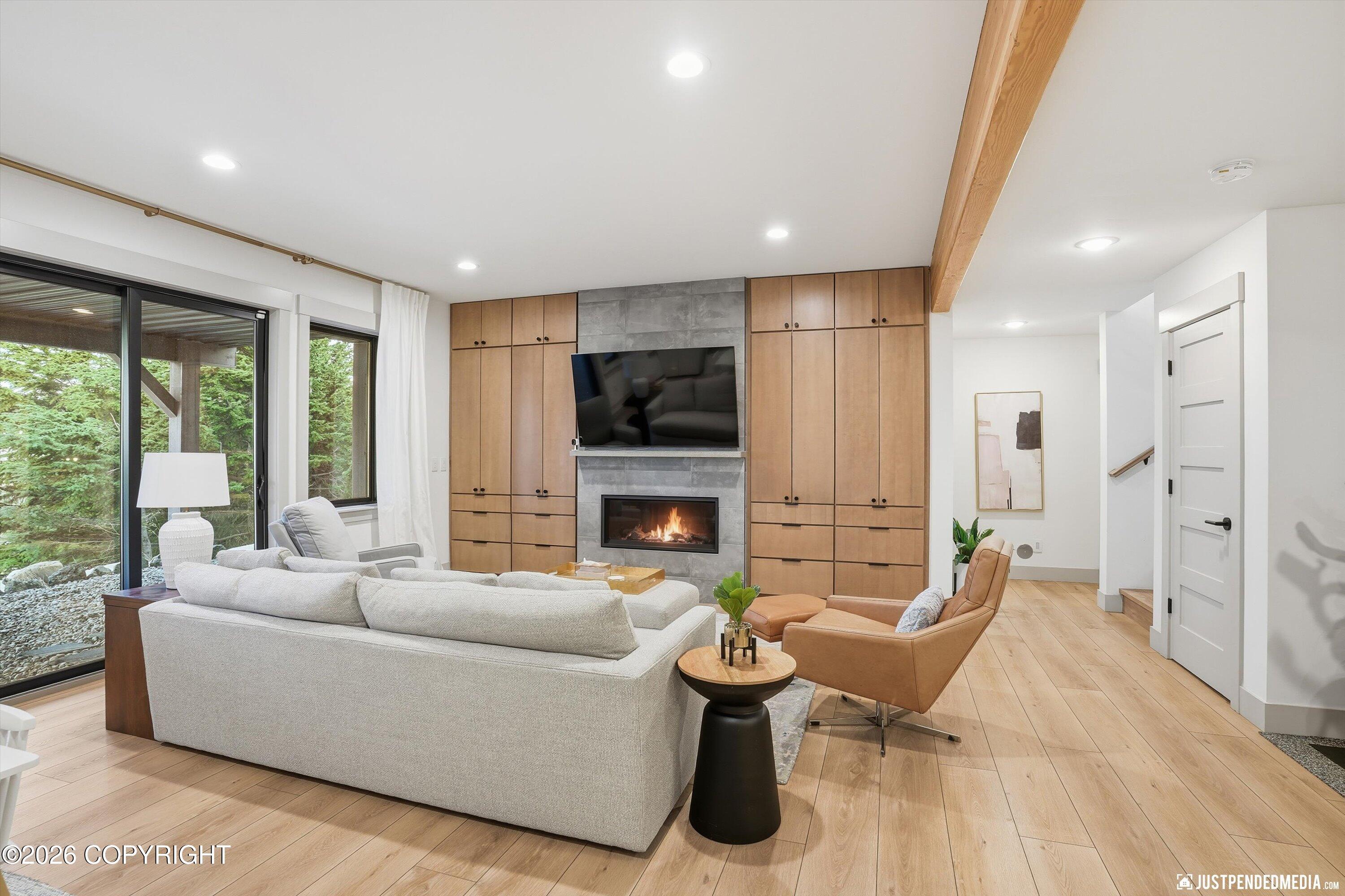 Anchorage, Alaska, 99516, United States, 4 Bedrooms Bedrooms, ,6 BathroomsBathrooms,Residential,Active,2011878