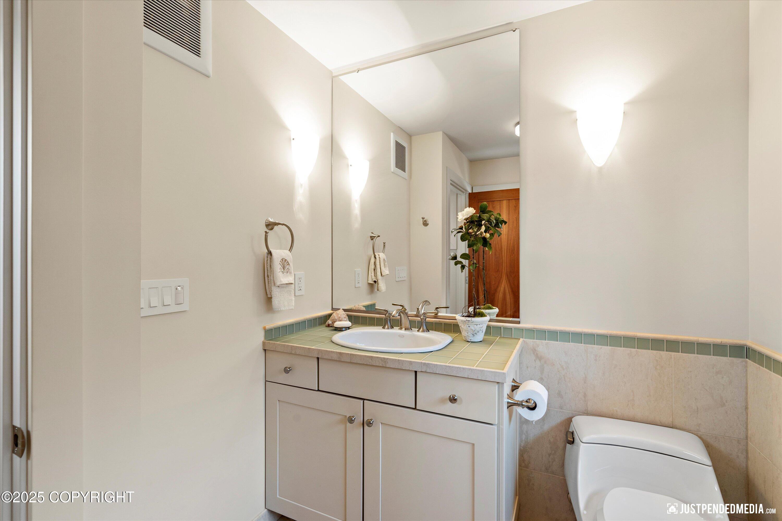 Anchorage, Alaska, 99517, United States, 3 Bedrooms Bedrooms, ,5 BathroomsBathrooms,Residential,Active,1849181