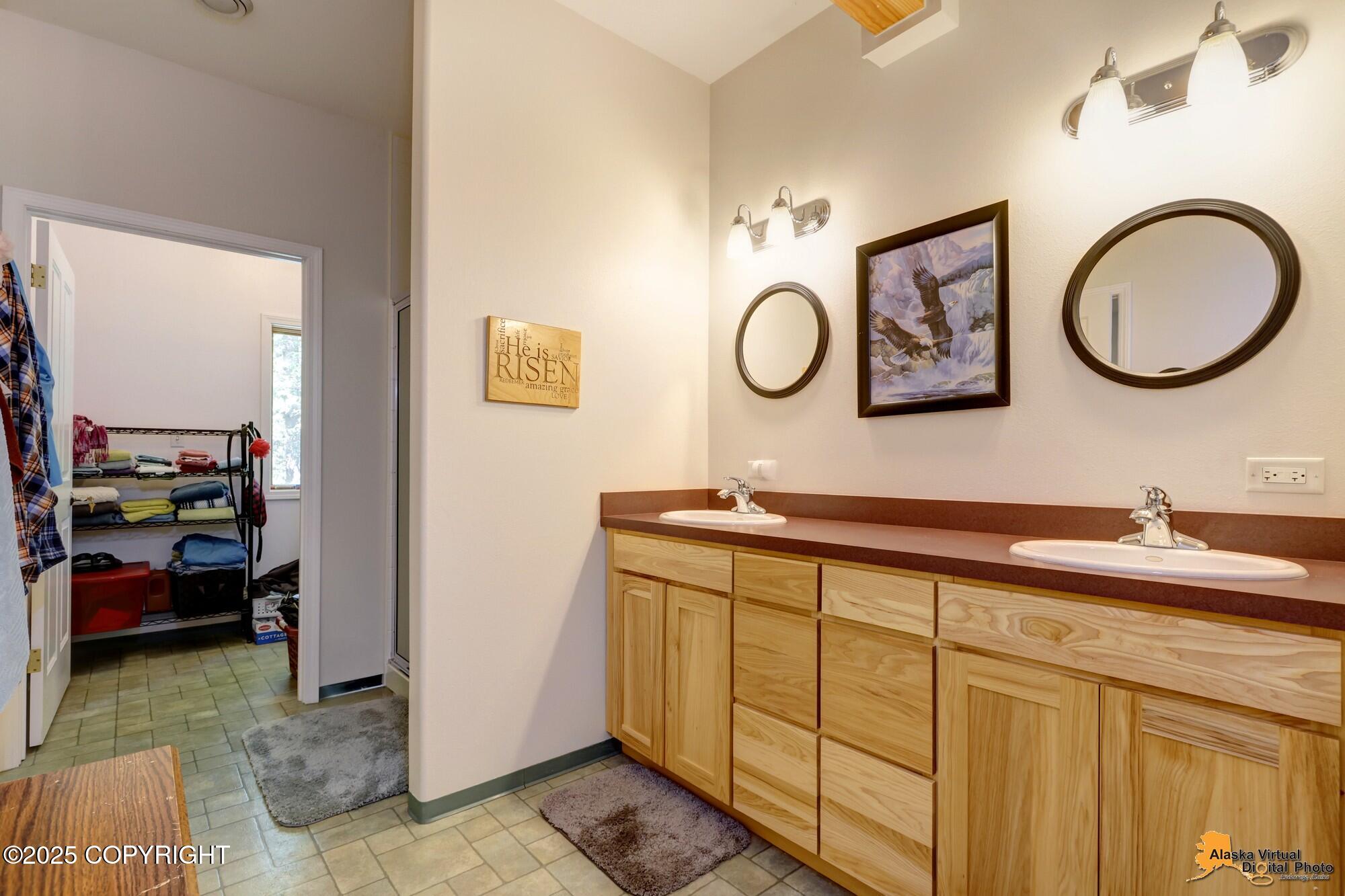 Anchorage, Alaska, 99516, United States, 4 Bedrooms Bedrooms, ,5 BathroomsBathrooms,Residential,Active,1914594