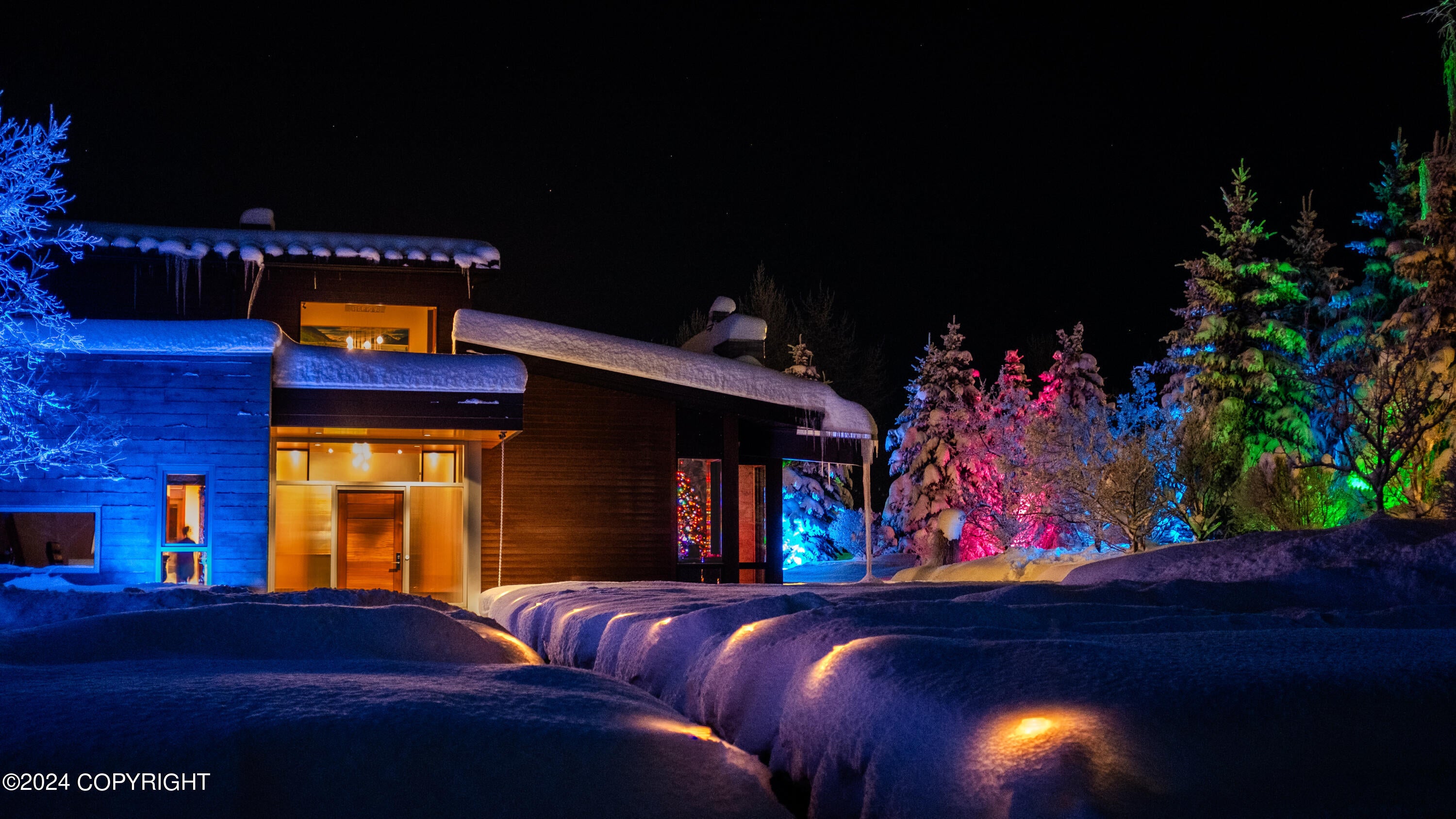 Anchorage, Alaska, 99516, United States, 4 Bedrooms Bedrooms, ,7 BathroomsBathrooms,Residential,Active,1849221
