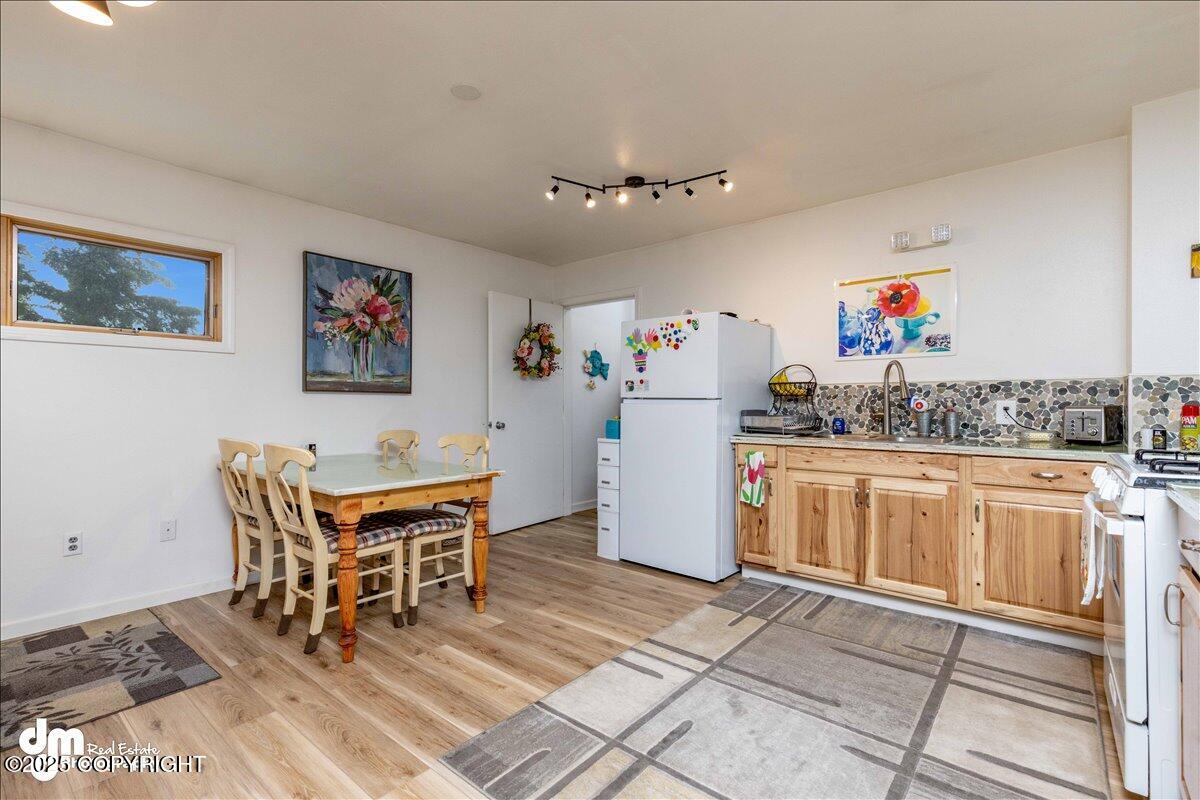 Anchorage, Alaska, 99516, United States, 4 Bedrooms Bedrooms, ,5 BathroomsBathrooms,Residential,Active,1914594
