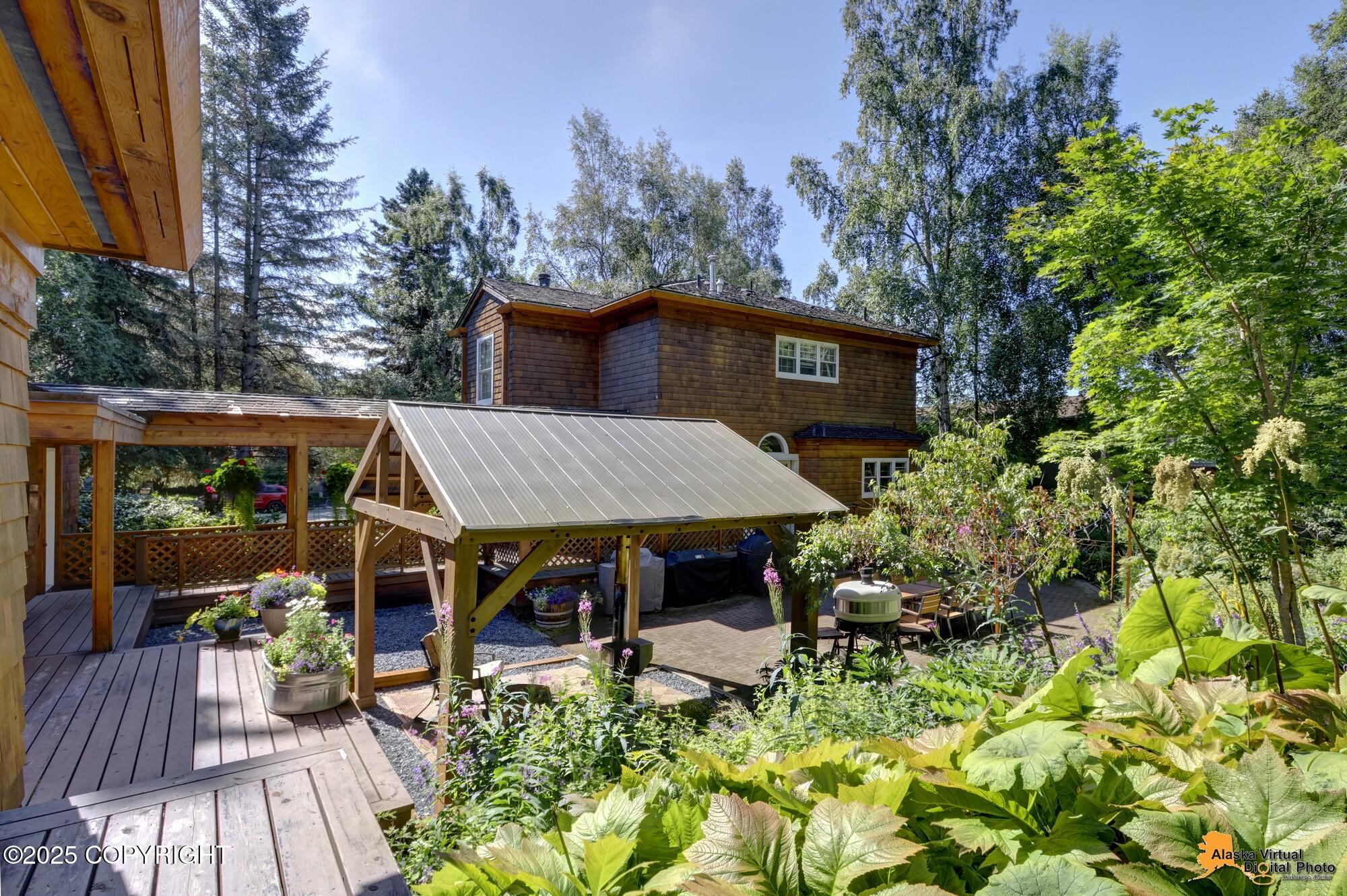 Anchorage, Alaska, 99501, United States, 4 Bedrooms Bedrooms, ,5 BathroomsBathrooms,Residential,Active,1920233