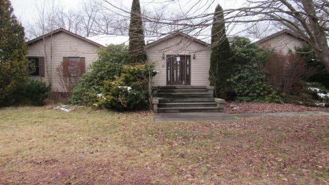 563 BUCKTAIL RD, CRANBERRY TWP, PA 16323, photo 1 of 33