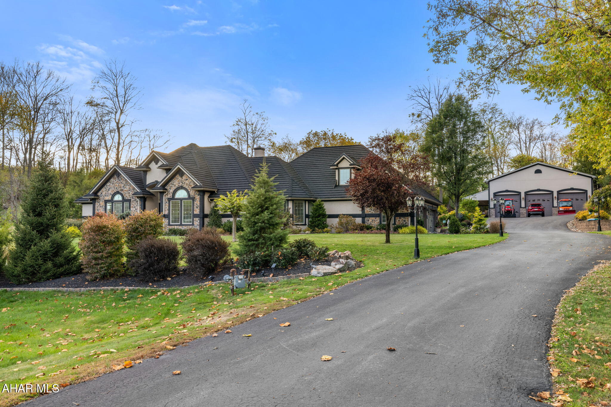 Hollidaysburg, Pennsylvania, 16648, United States, 6 Bedrooms Bedrooms, ,7 BathroomsBathrooms,Residential,Active,1971793