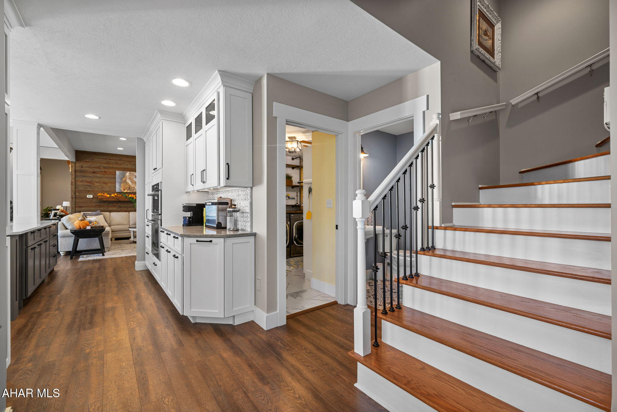 Hollidaysburg, Pennsylvania, 16648, United States, 6 Bedrooms Bedrooms, ,7 BathroomsBathrooms,Residential,Active,1971793