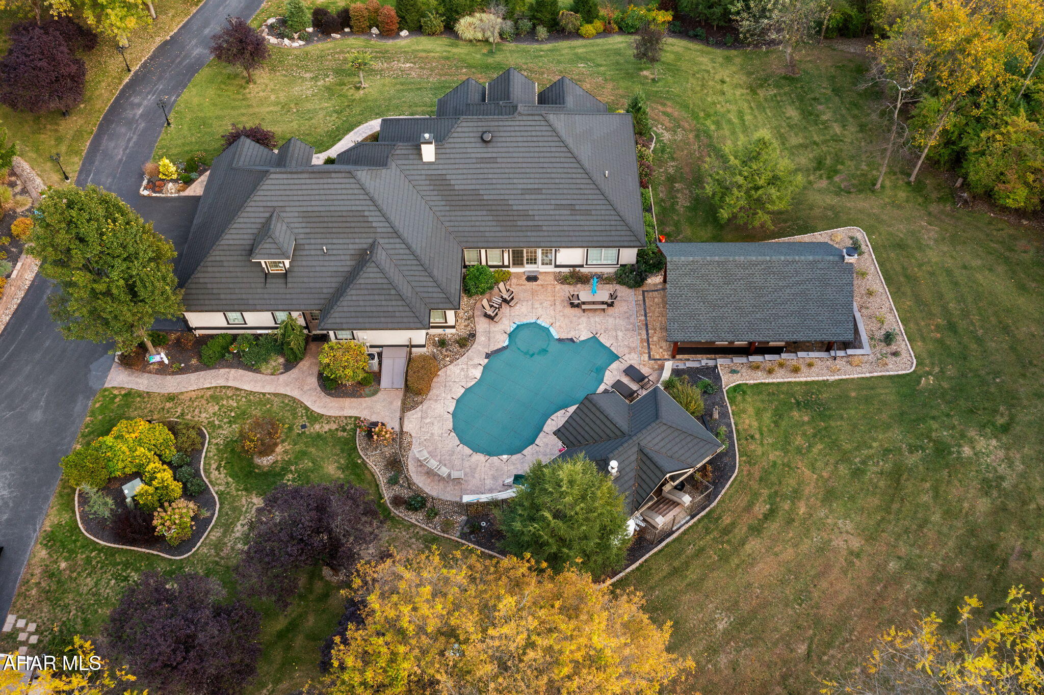 Hollidaysburg, Pennsylvania, 16648, United States, 6 Bedrooms Bedrooms, ,7 BathroomsBathrooms,Residential,Active,1971793