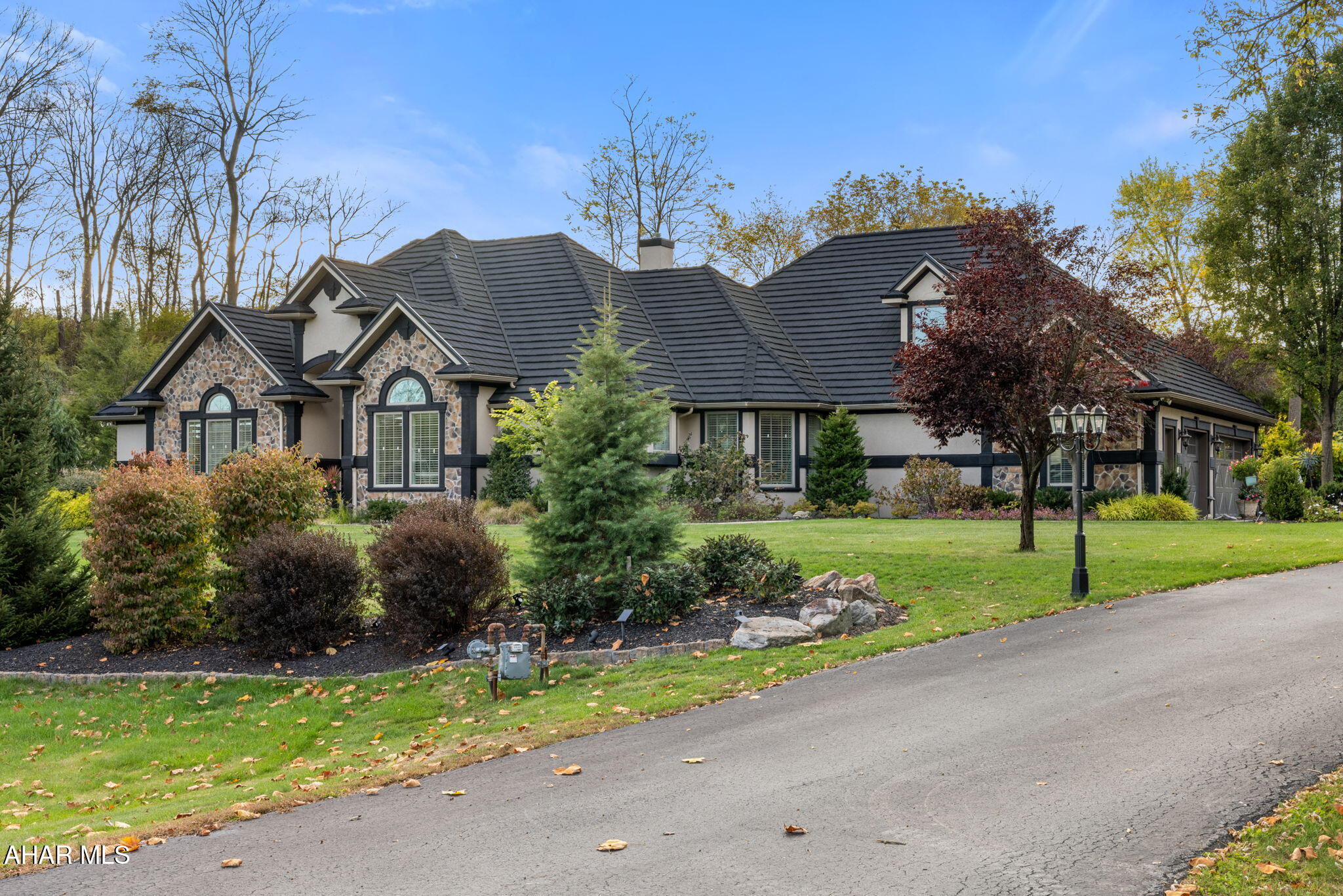 Hollidaysburg, Pennsylvania, 16648, United States, 6 Bedrooms Bedrooms, ,7 BathroomsBathrooms,Residential,Active,1971793