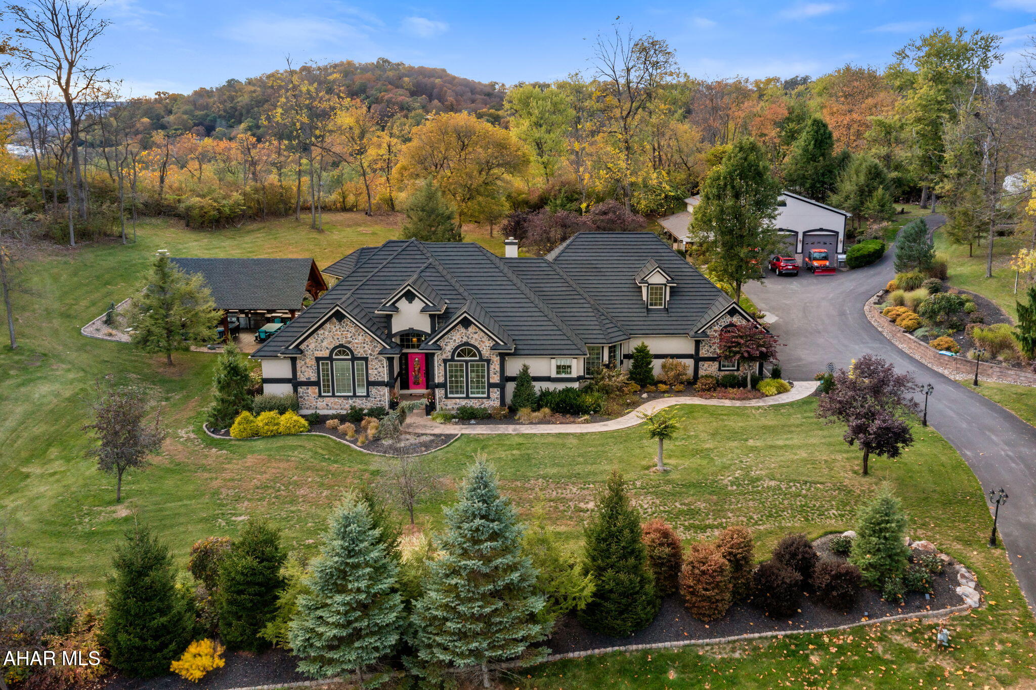 Hollidaysburg, Pennsylvania, 16648, United States, 6 Bedrooms Bedrooms, ,7 BathroomsBathrooms,Residential,Active,1971793