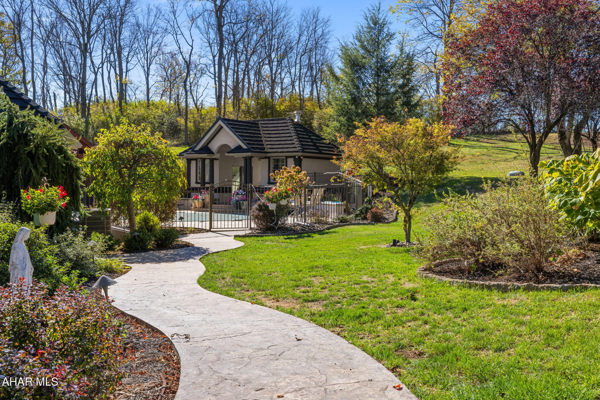 Hollidaysburg, Pennsylvania, 16648, United States, 6 Bedrooms Bedrooms, ,7 BathroomsBathrooms,Residential,Active,1971793