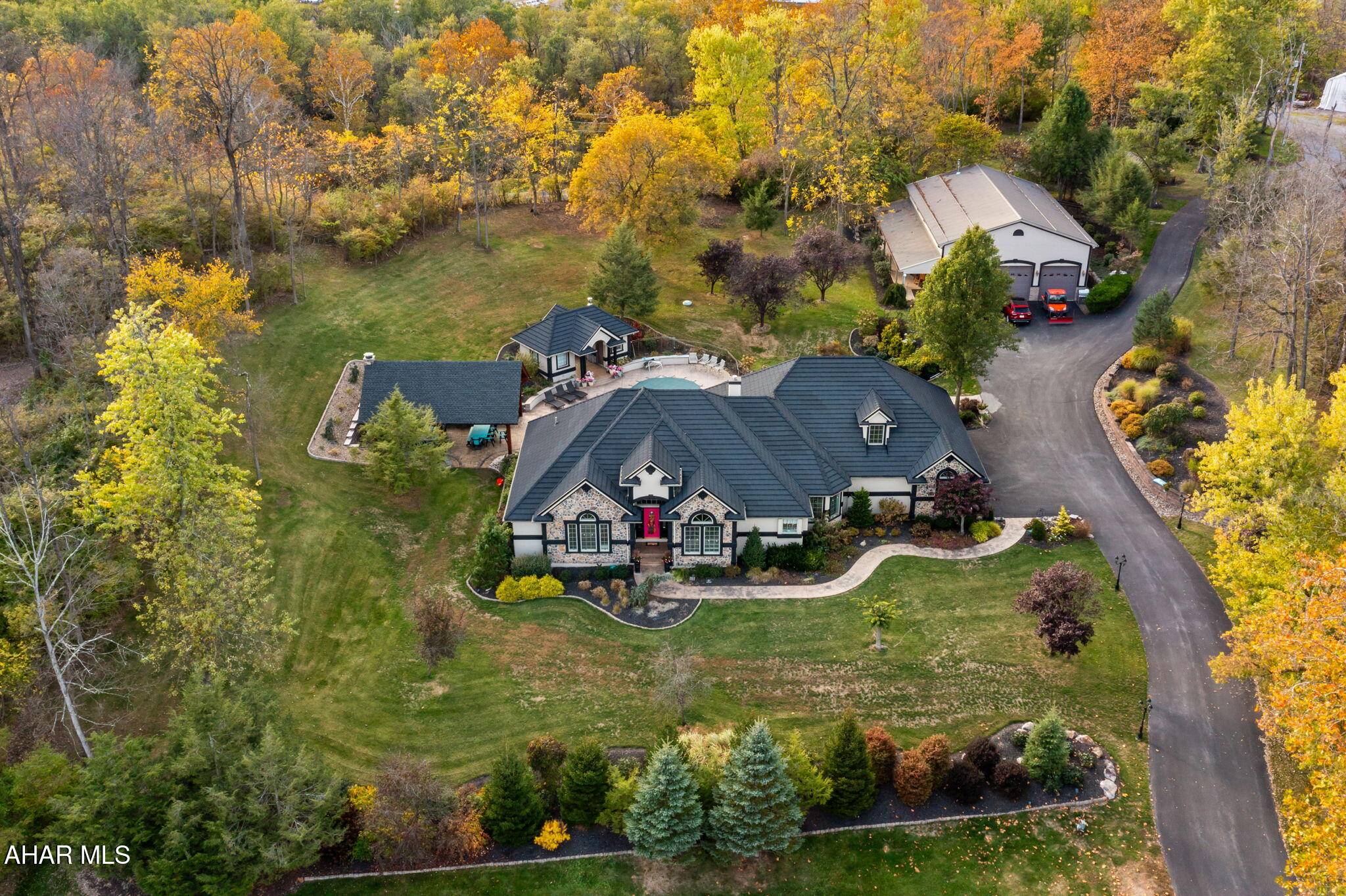 Hollidaysburg, Pennsylvania, 16648, United States, 6 Bedrooms Bedrooms, ,7 BathroomsBathrooms,Residential,Active,1971793