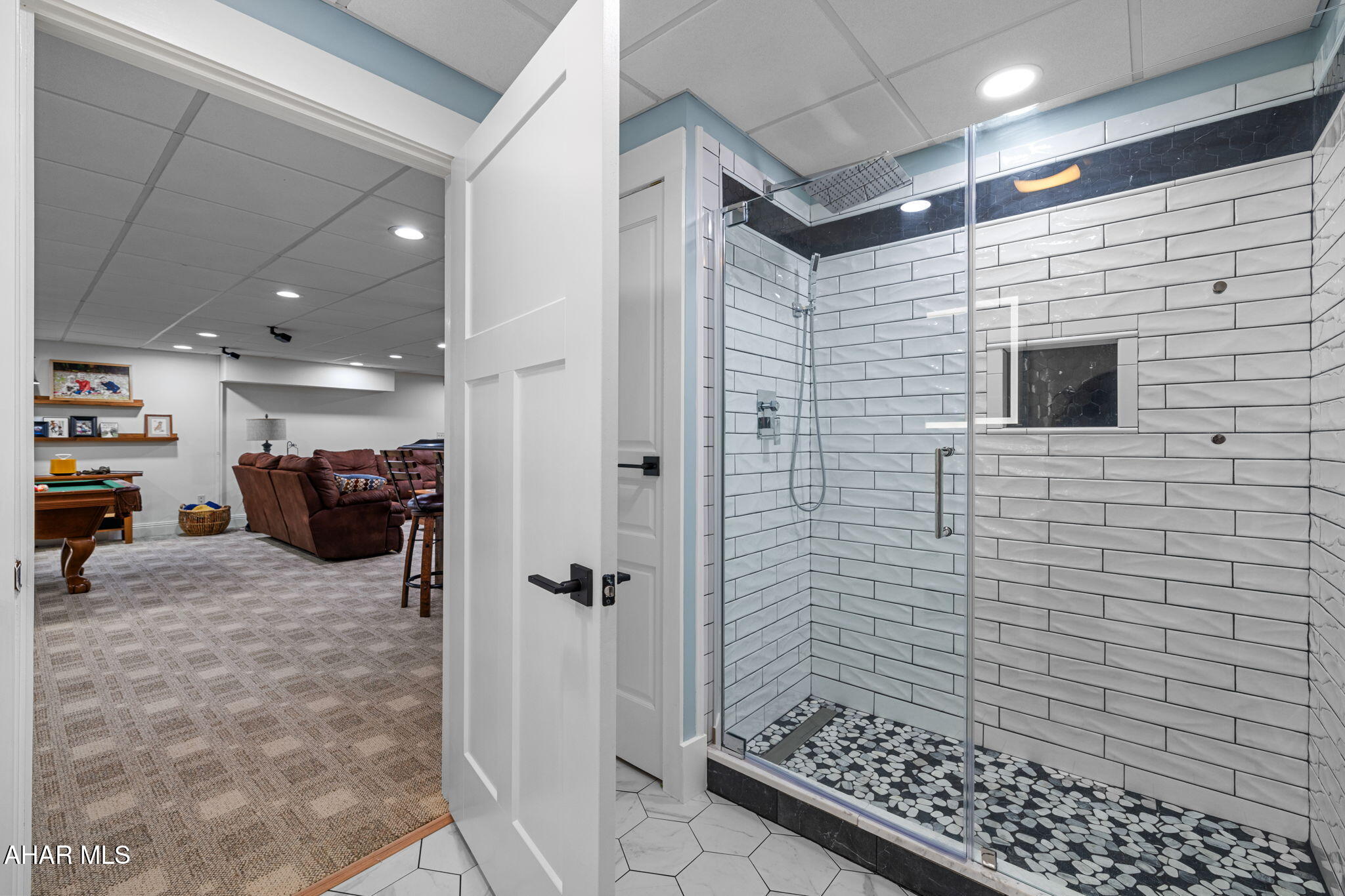 Hollidaysburg, Pennsylvania, 16648, United States, 6 Bedrooms Bedrooms, ,7 BathroomsBathrooms,Residential,Active,1971793