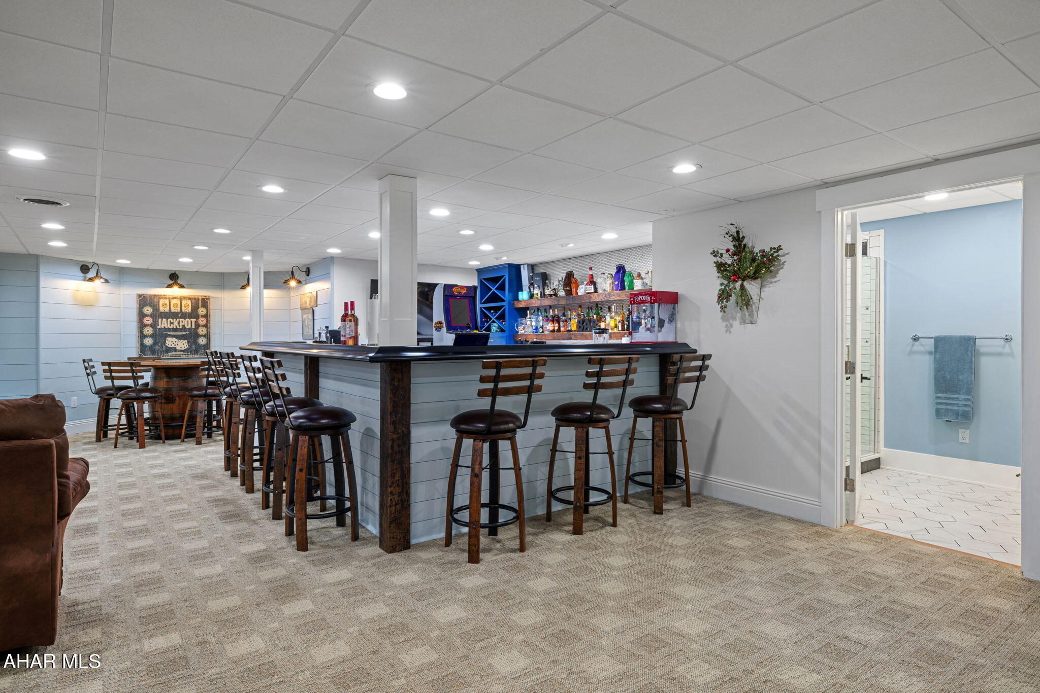 Hollidaysburg, Pennsylvania, 16648, United States, 6 Bedrooms Bedrooms, ,7 BathroomsBathrooms,Residential,Active,1971793