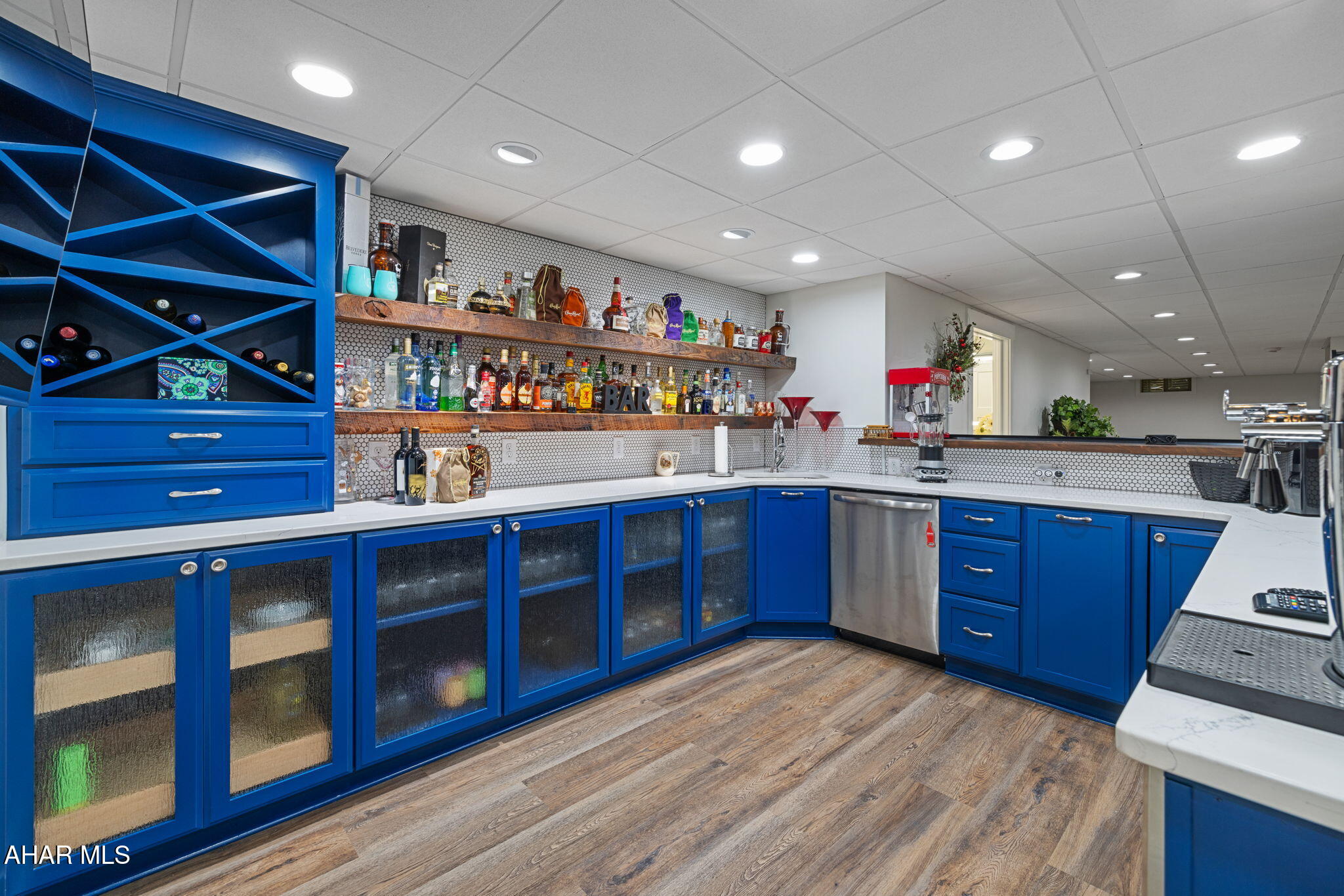 Hollidaysburg, Pennsylvania, 16648, United States, 6 Bedrooms Bedrooms, ,7 BathroomsBathrooms,Residential,Active,1971793