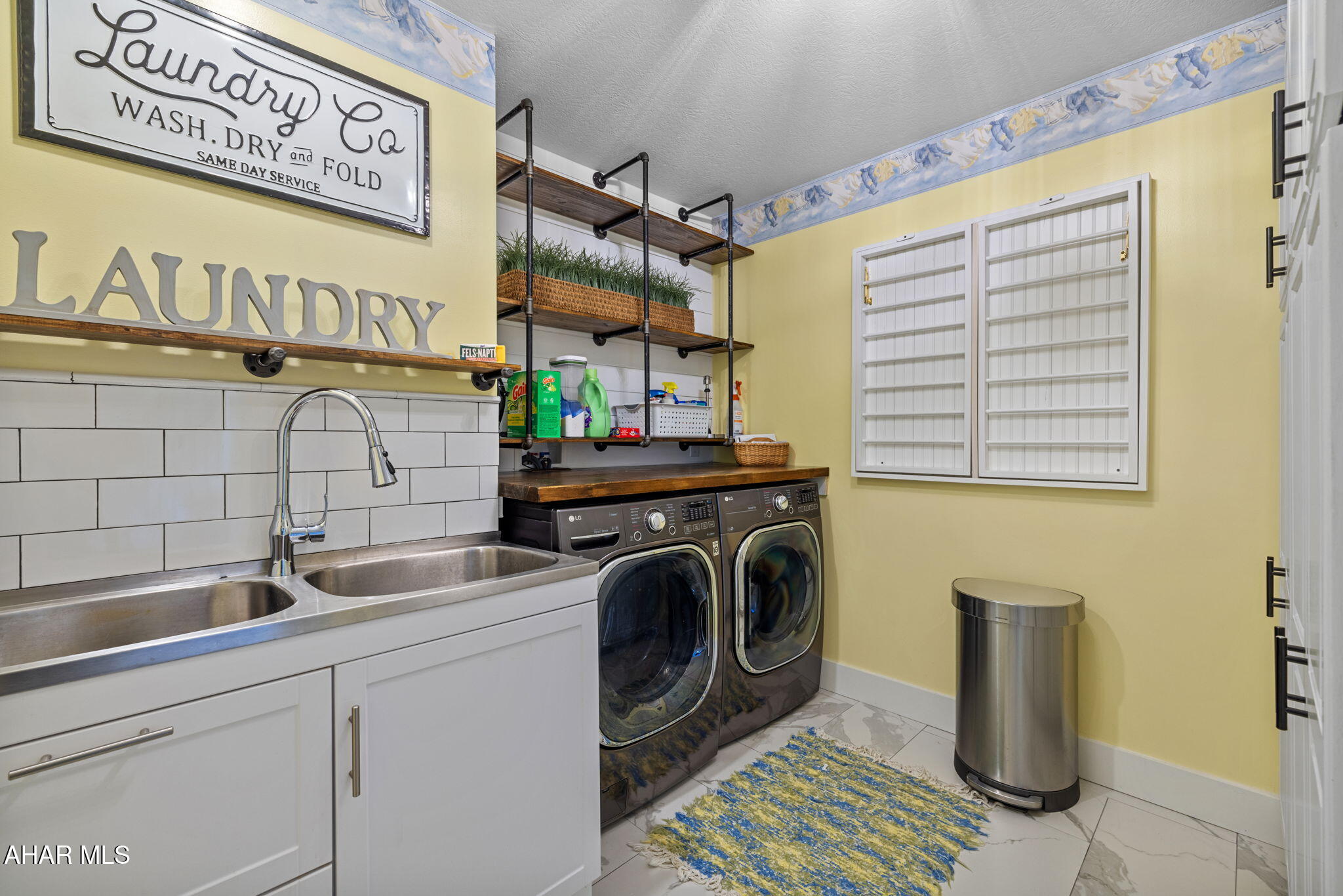 Hollidaysburg, Pennsylvania, 16648, United States, 6 Bedrooms Bedrooms, ,7 BathroomsBathrooms,Residential,Active,1971793