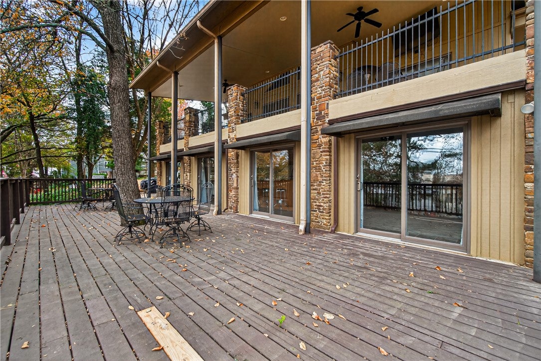 Fayetteville, Arkansas, 72701, United States, 4 Bedrooms Bedrooms, ,4 BathroomsBathrooms,Residential,Active,1993667