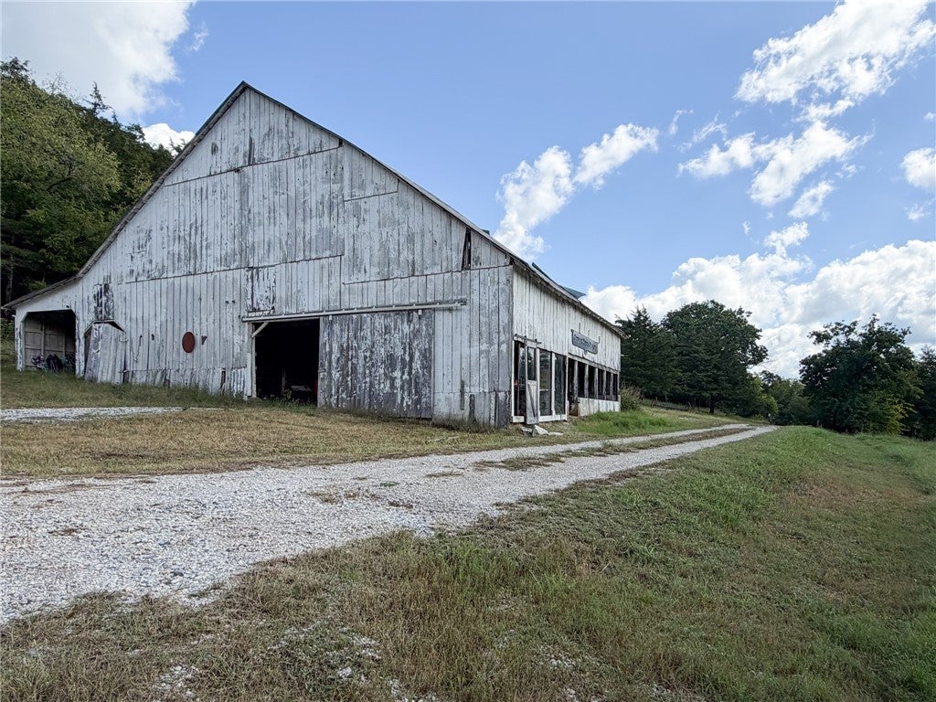 Garfield, Arkansas, 72732, United States, 6 Bedrooms Bedrooms, ,4 BathroomsBathrooms,Residential,Active,1953368