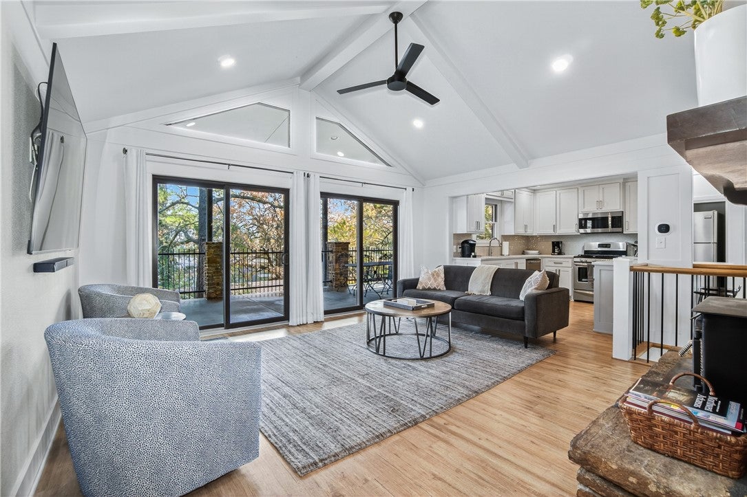 Fayetteville, Arkansas, 72701, United States, 4 Bedrooms Bedrooms, ,4 BathroomsBathrooms,Residential,Active,1993667