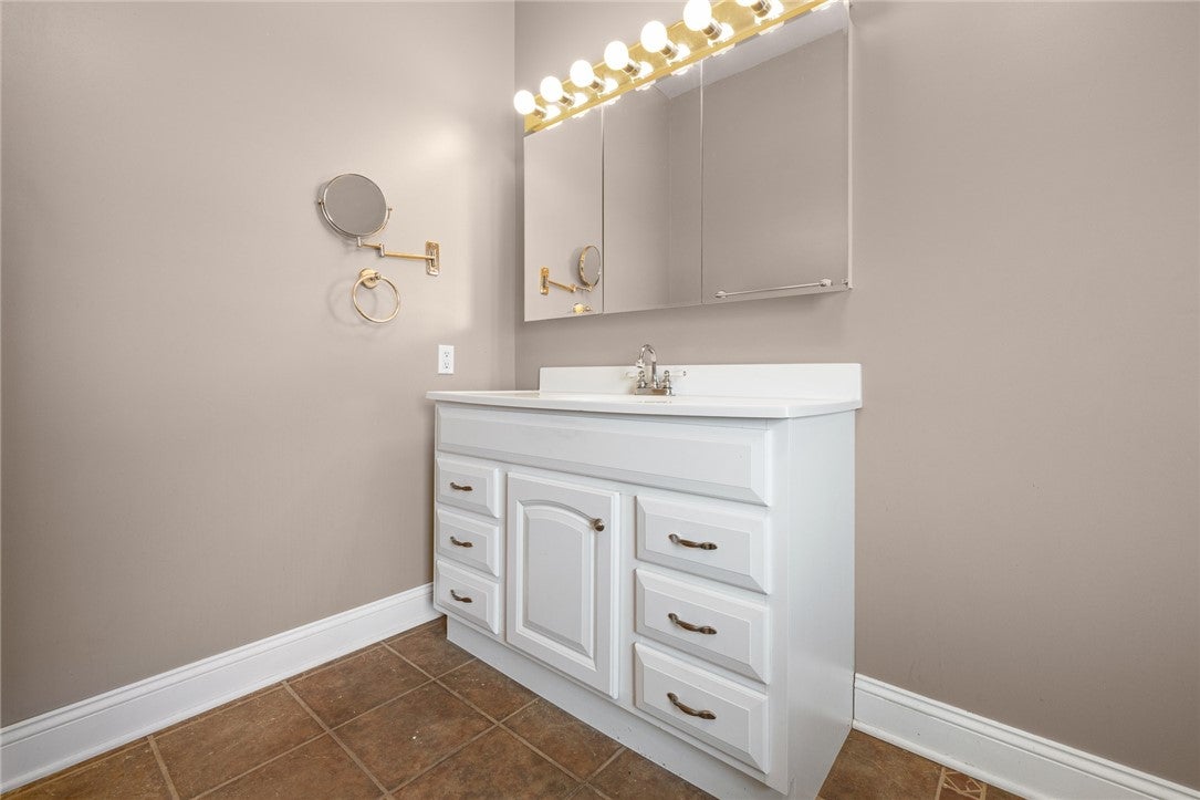 Marshall, Arkansas, 72650, United States, 6 Bedrooms Bedrooms, ,6 BathroomsBathrooms,Residential,Active,2006844