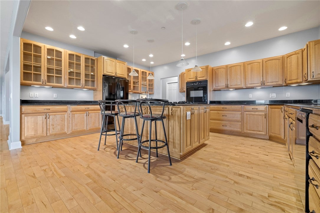 Marshall, Arkansas, 72650, United States, 6 Bedrooms Bedrooms, ,6 BathroomsBathrooms,Residential,Active,2007213