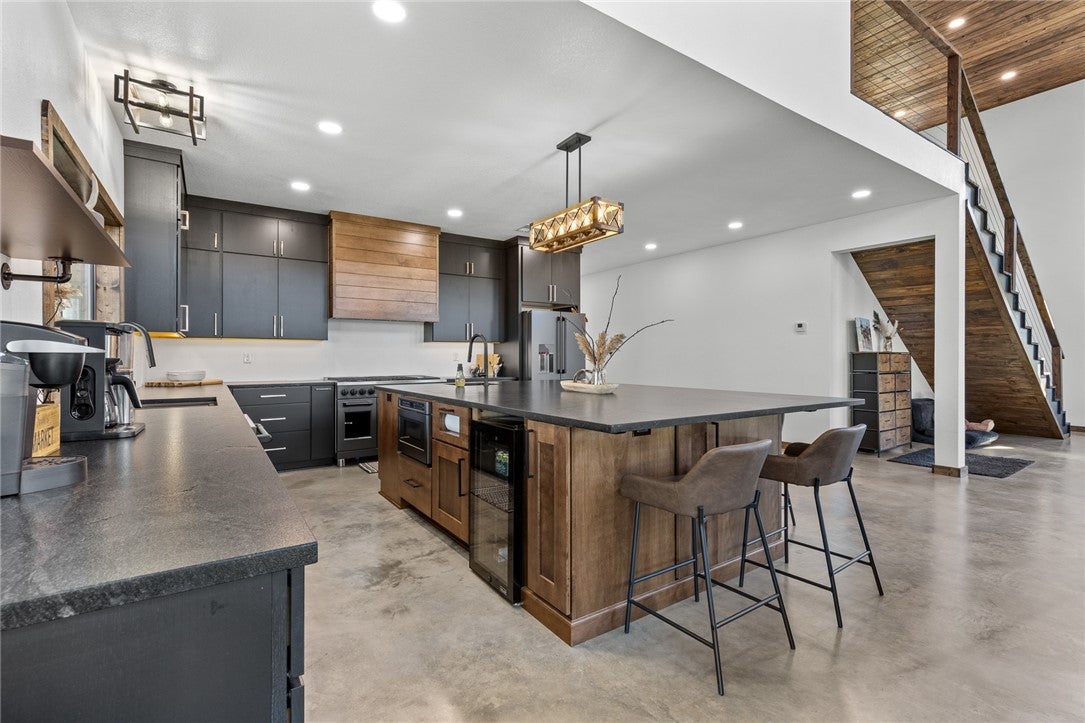 Everton, Arkansas, 72633, United States, 4 Bedrooms Bedrooms, ,5 BathroomsBathrooms,Residential,Active,1748808