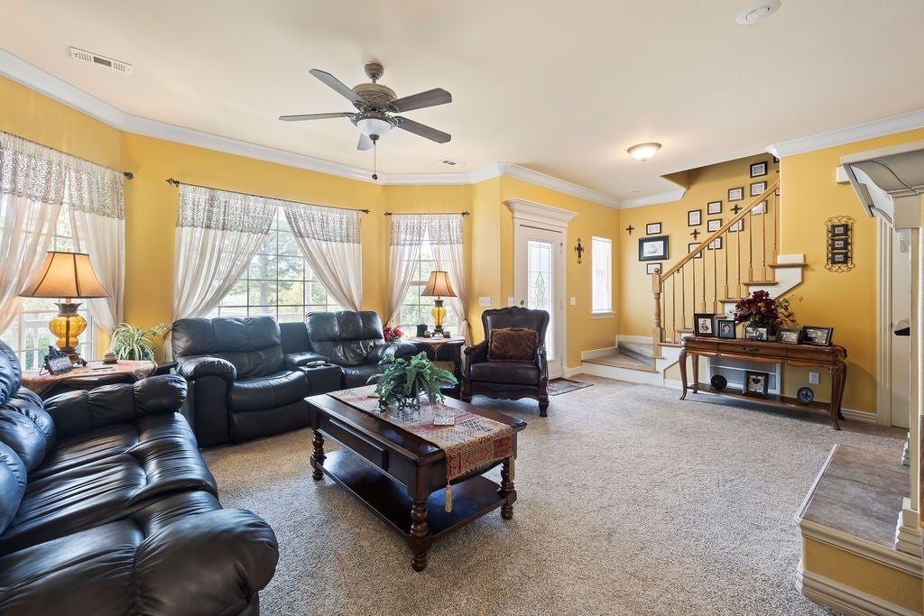 Gravette, Arkansas, 72736, United States, ,3 BathroomsBathrooms,Residential,Active,1849524