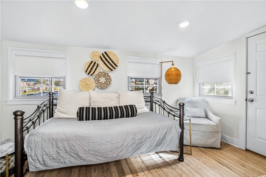 Fayetteville, Arkansas, 72701, United States, 4 Bedrooms Bedrooms, ,4 BathroomsBathrooms,Residential,Active,1993667