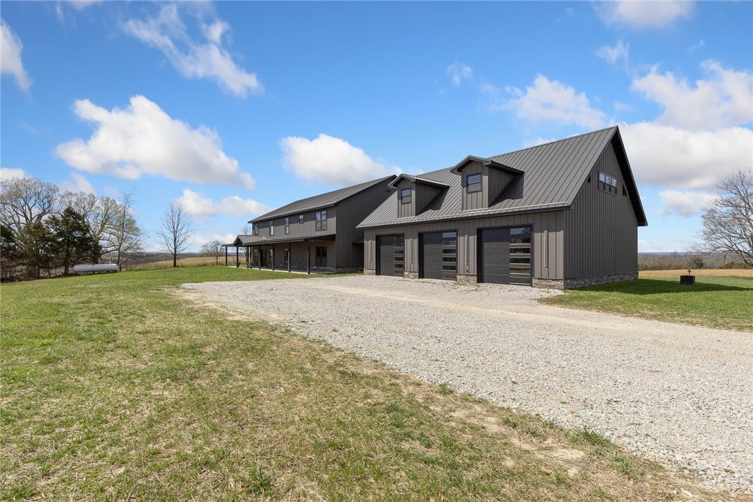 Everton, Arkansas, 72633, United States, 4 Bedrooms Bedrooms, ,5 BathroomsBathrooms,Residential,Active,1748808