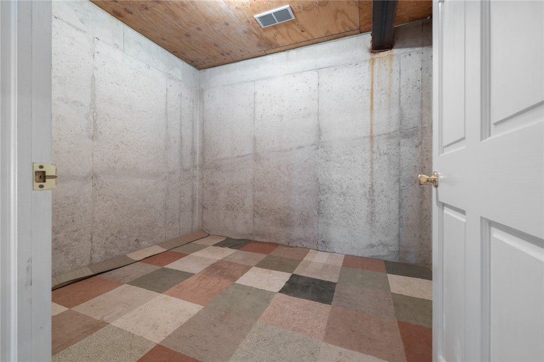 Marshall, Arkansas, 72650, United States, 6 Bedrooms Bedrooms, ,6 BathroomsBathrooms,Residential,Active,2007213