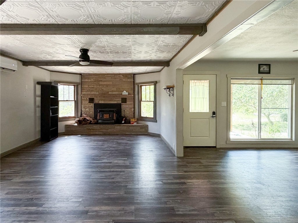 Garfield, Arkansas, 72732, United States, 6 Bedrooms Bedrooms, ,4 BathroomsBathrooms,Residential,Active,1953368
