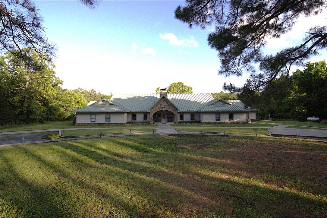 Mulberry, Arkansas, 72947, United States, ,33 BathroomsBathrooms,Residential,Active,1853290