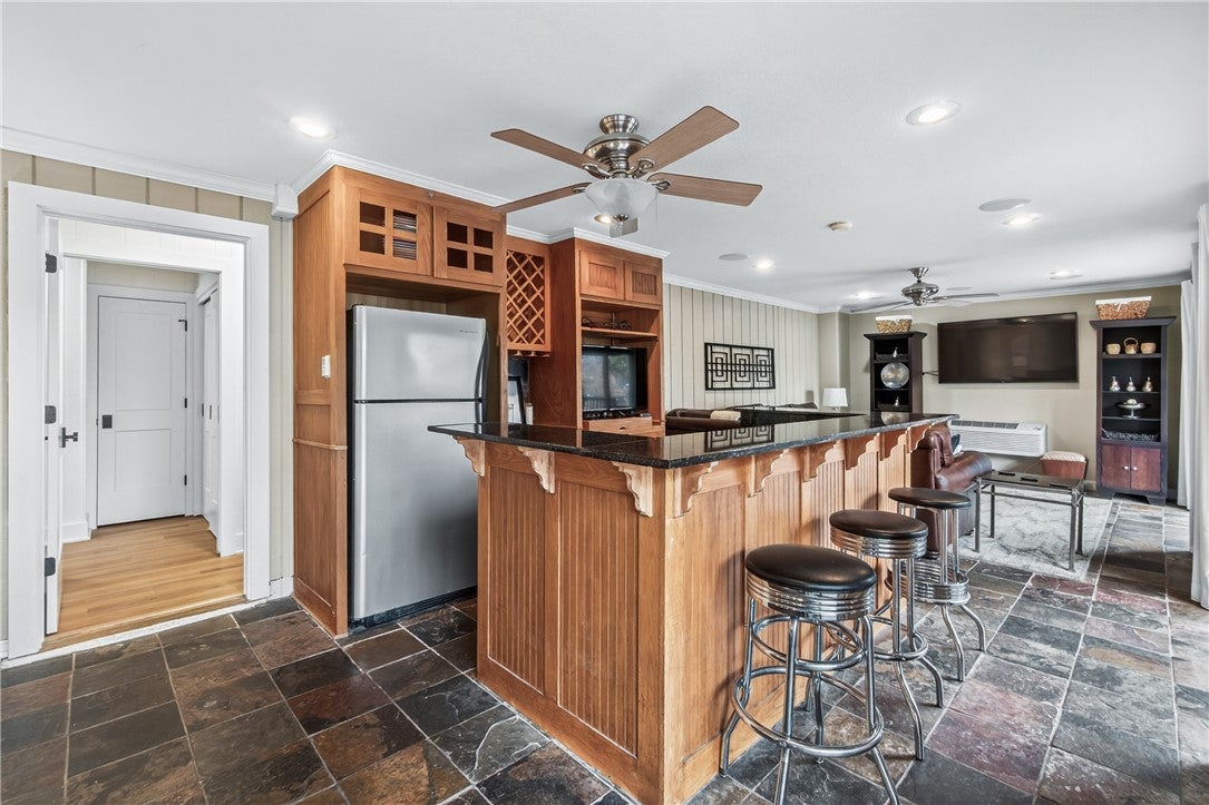 Fayetteville, Arkansas, 72701, United States, 4 Bedrooms Bedrooms, ,4 BathroomsBathrooms,Residential,Active,1993667