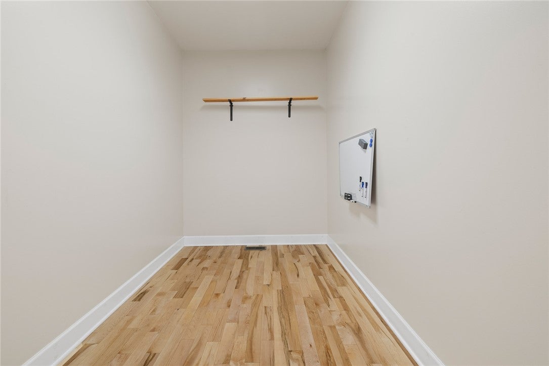 Marshall, Arkansas, 72650, United States, 6 Bedrooms Bedrooms, ,6 BathroomsBathrooms,Residential,Active,2006844