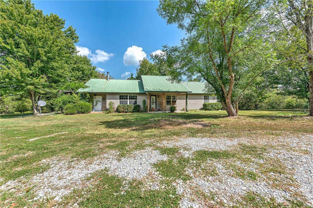 17171 KINCHELOE RD, SILOAM SPRINGS, AR 72761, photo 1 of 31