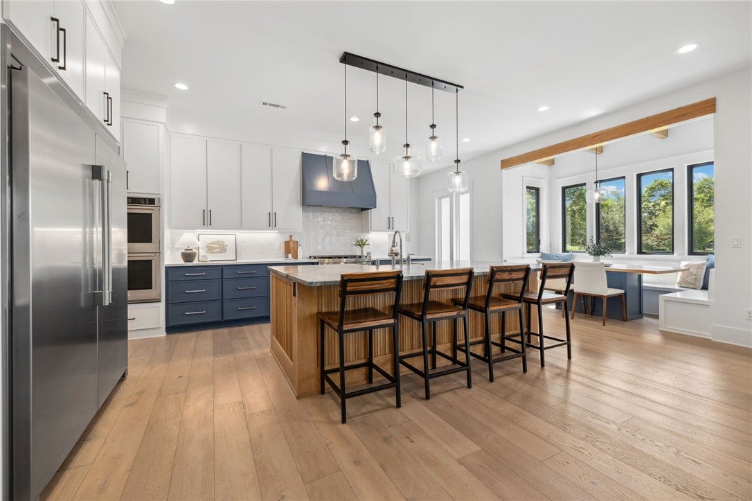 Fayetteville, Arkansas, 72703, United States, 6 Bedrooms Bedrooms, ,6 BathroomsBathrooms,Residential,Active,2006943