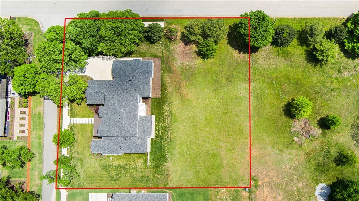 Fayetteville, Arkansas, 72703, United States, 6 Bedrooms Bedrooms, ,6 BathroomsBathrooms,Residential,Active,2006943