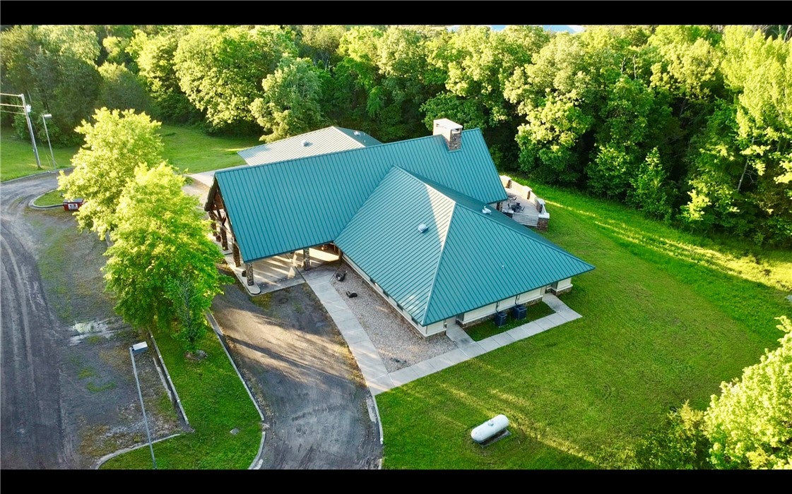 Mulberry, Arkansas, 72947, United States, ,33 BathroomsBathrooms,Residential,Active,1853290