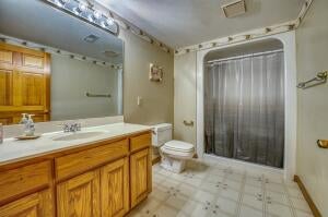 Harrison, Arkansas, 72601, United States, ,5 BathroomsBathrooms,Residential,Active,1769342