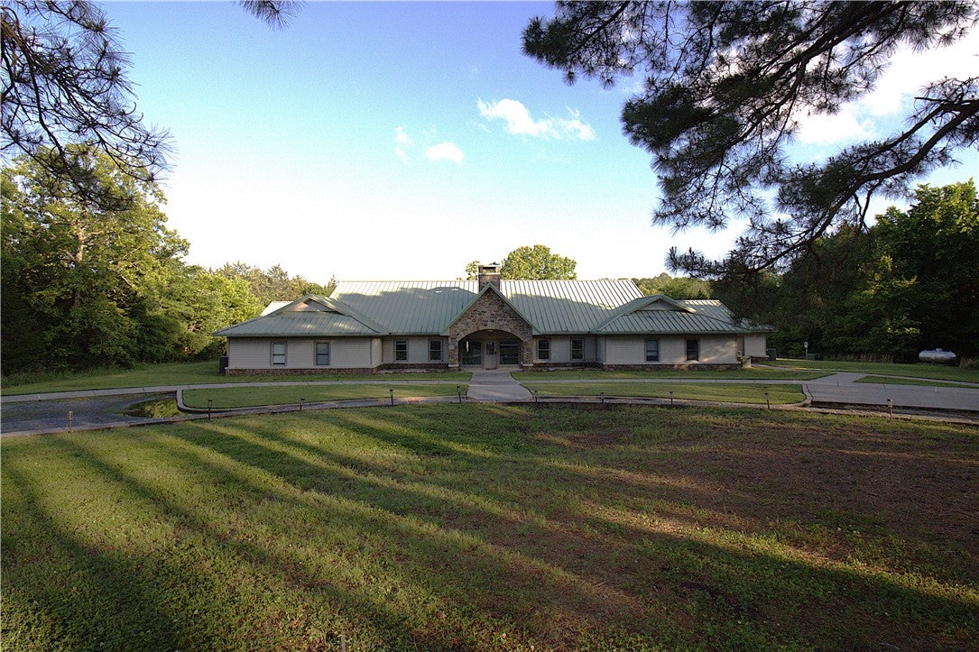 Mulberry, Arkansas, 72947, United States, ,33 BathroomsBathrooms,Residential,Active,1853290