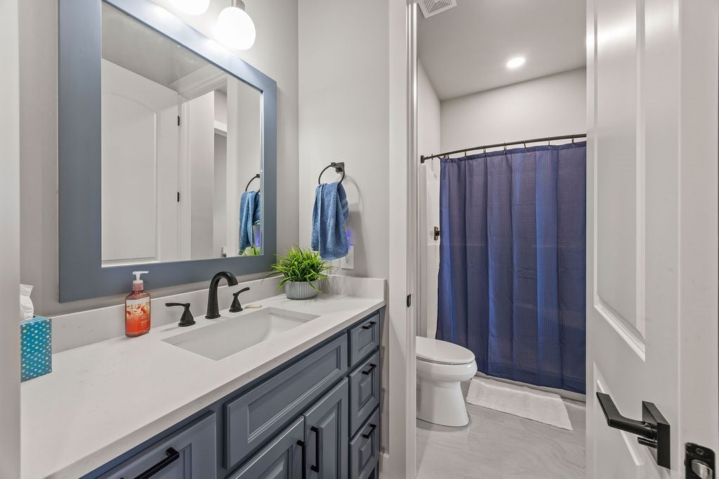 Garfield, Arkansas, 72732, United States, 6 Bedrooms Bedrooms, ,6 BathroomsBathrooms,Residential,Active,2010167