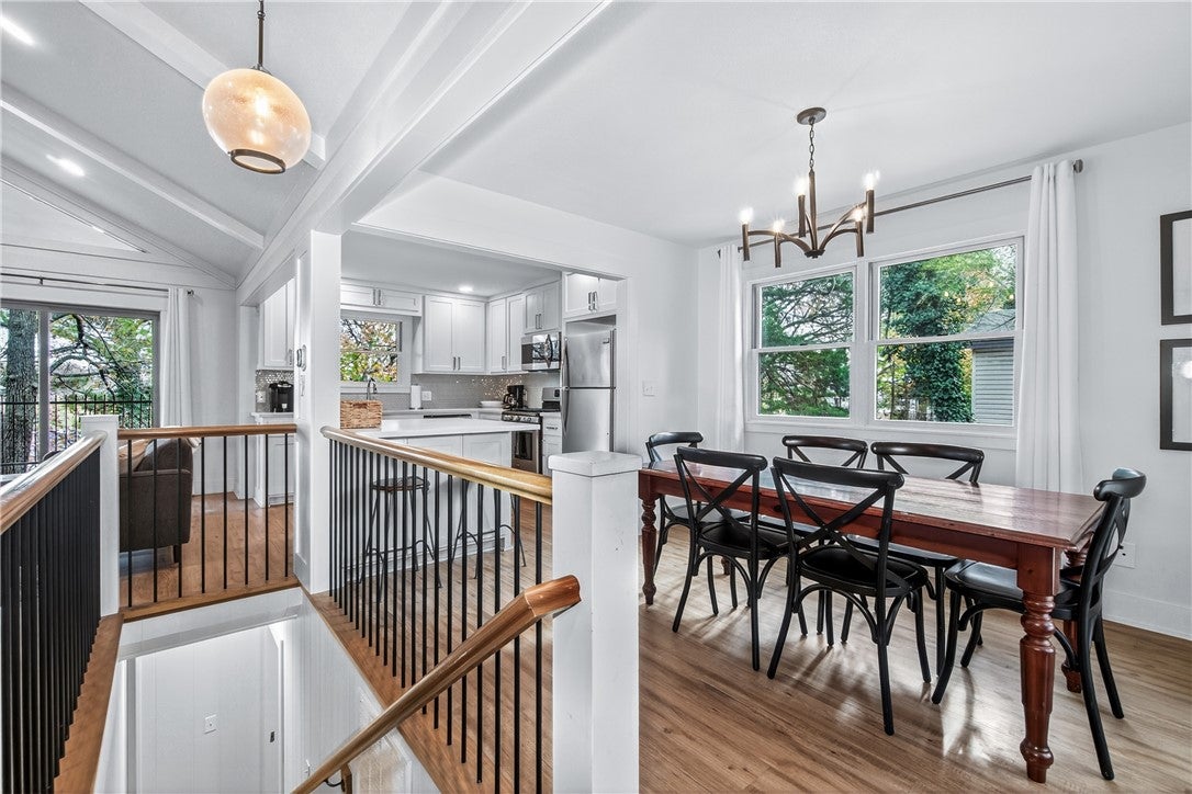 Fayetteville, Arkansas, 72701, United States, 4 Bedrooms Bedrooms, ,4 BathroomsBathrooms,Residential,Active,1993667