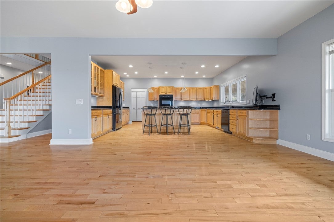 Marshall, Arkansas, 72650, United States, 6 Bedrooms Bedrooms, ,6 BathroomsBathrooms,Residential,Active,2006844