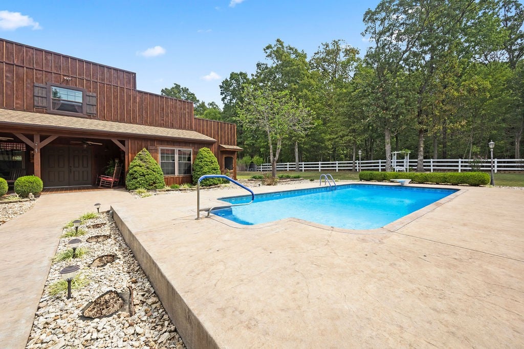 Gravette, Arkansas, 72736, United States, ,3 BathroomsBathrooms,Residential,Active,1849524