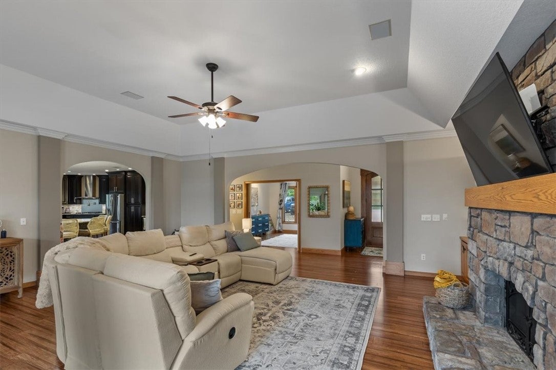 Bella Vista, Arkansas, 72715, United States, ,4 BathroomsBathrooms,Residential,Active,1849205