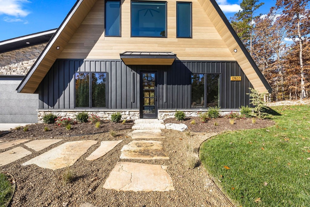 Rogers, Arkansas, 72756, United States, 3 Bedrooms Bedrooms, ,2 BathroomsBathrooms,Residential,Active,1990622