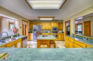 Harrison, Arkansas, 72601, United States, ,5 BathroomsBathrooms,Residential,Active,1769726