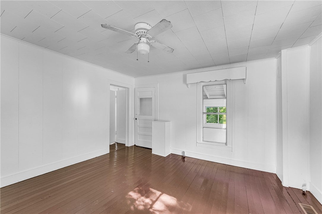 Springdale, Arkansas, 72764, United States, 5 Bedrooms Bedrooms, ,3 BathroomsBathrooms,Residential,Active,1902923