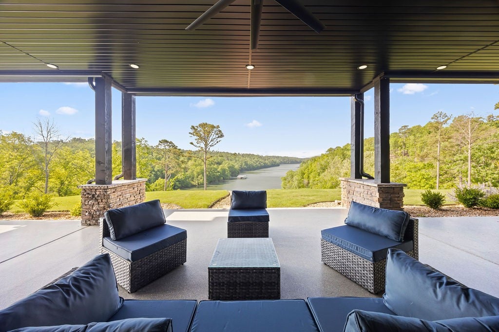 Garfield, Arkansas, 72732, United States, 6 Bedrooms Bedrooms, ,6 BathroomsBathrooms,Residential,Active,2010167