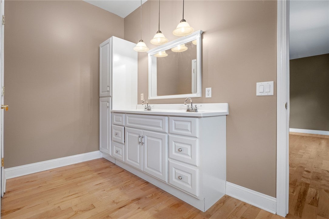 Marshall, Arkansas, 72650, United States, 6 Bedrooms Bedrooms, ,6 BathroomsBathrooms,Residential,Active,2006844