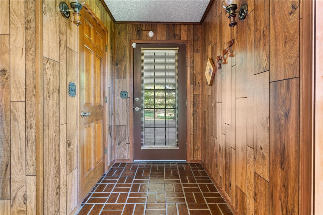 Springdale, Arkansas, 72764, United States, 5 Bedrooms Bedrooms, ,3 BathroomsBathrooms,Residential,Active,1902923