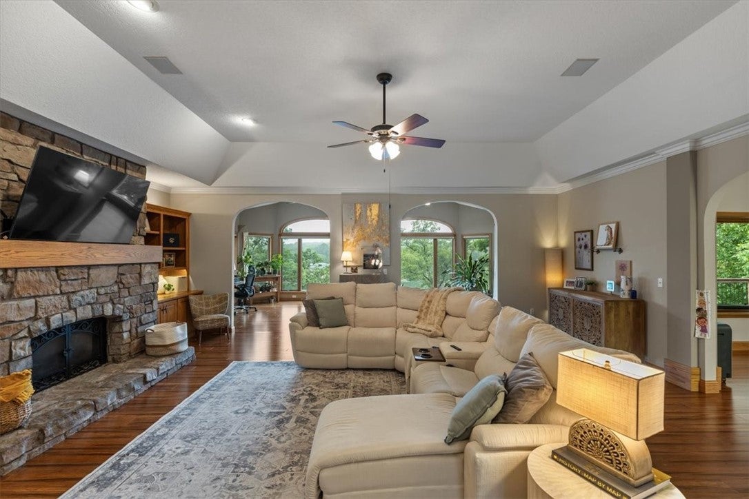 Bella Vista, Arkansas, 72715, United States, ,4 BathroomsBathrooms,Residential,Active,1849205
